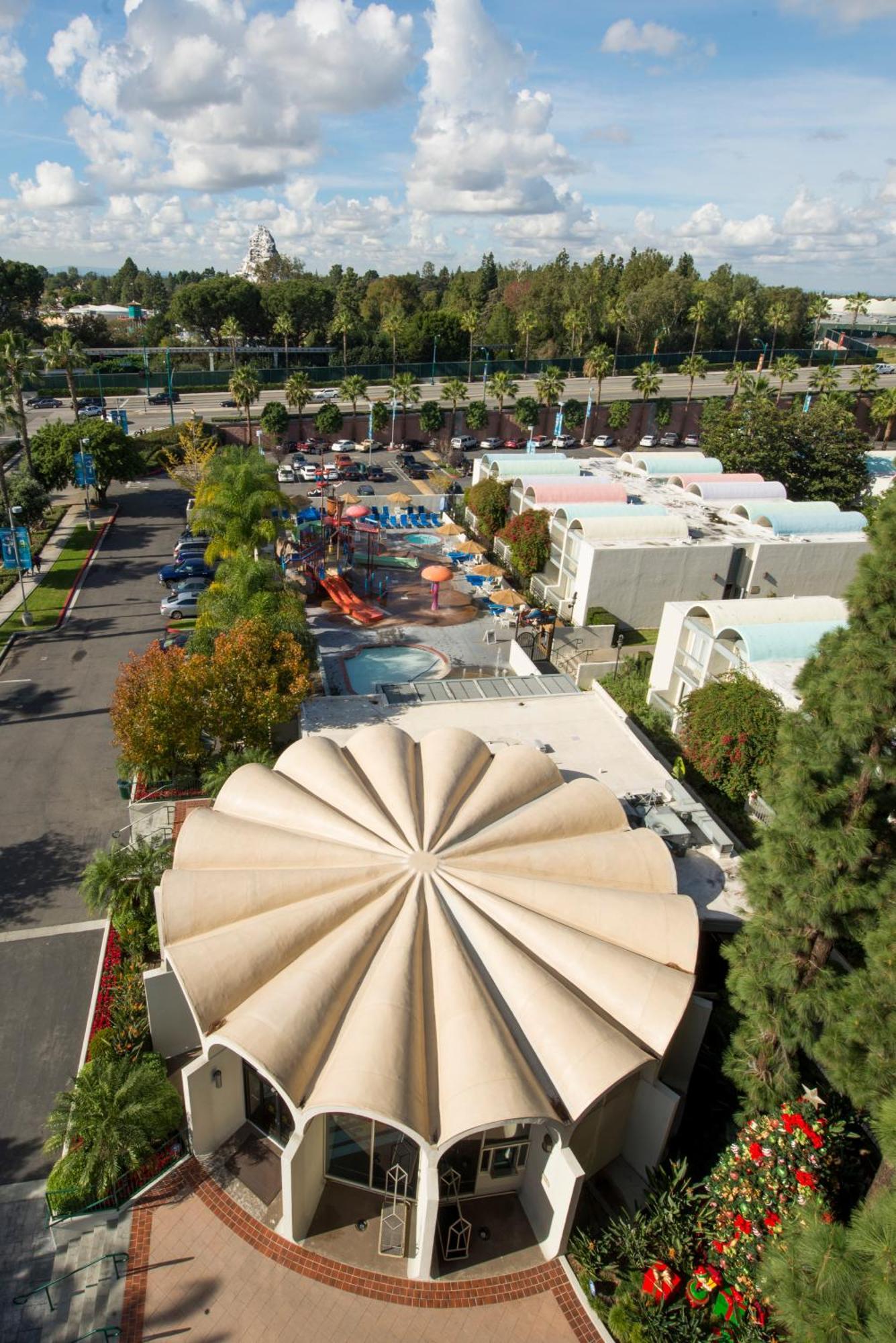 Howard Johnson By Wyndham Anaheim Hotel & Water Playground Экстерьер фото
