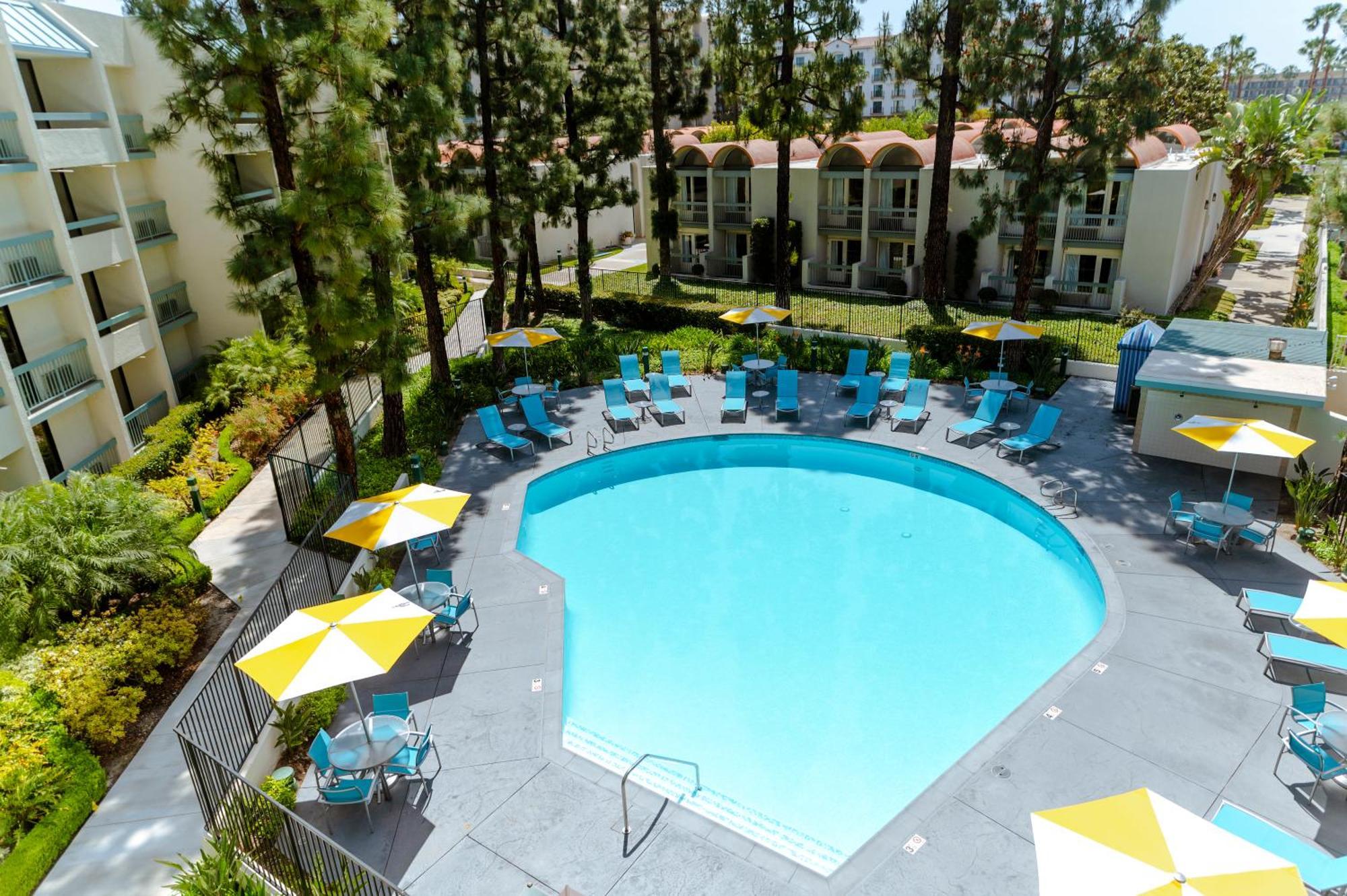 Howard Johnson By Wyndham Anaheim Hotel & Water Playground Экстерьер фото