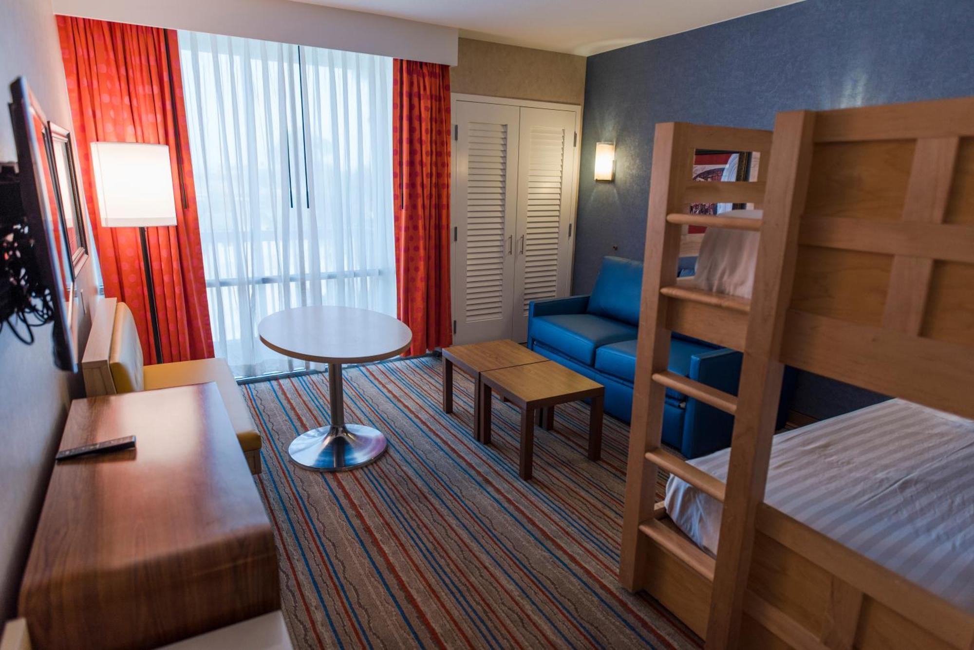 Howard Johnson By Wyndham Anaheim Hotel & Water Playground Экстерьер фото