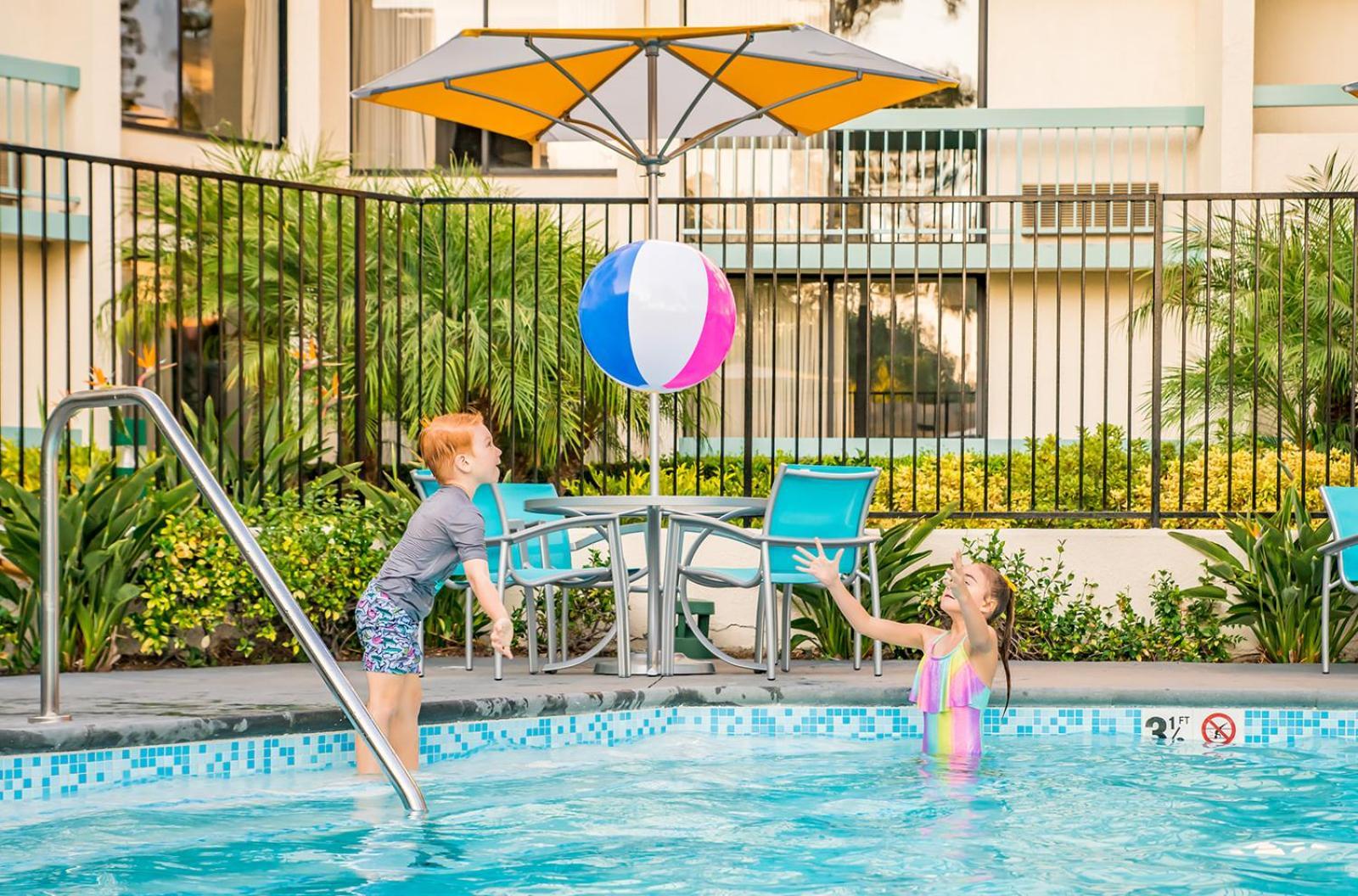 Howard Johnson By Wyndham Anaheim Hotel & Water Playground Экстерьер фото